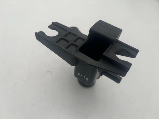 OEM25329-F3300 Conectores de tubería de agua de enfriamiento adecuados para puertos de radiadores modernos KIA